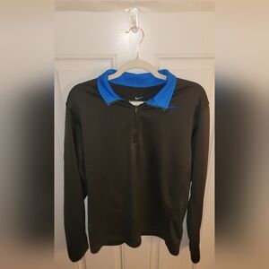 Stylish Nike Therma-Fit Pullover - Dark Gray with Blue Accents